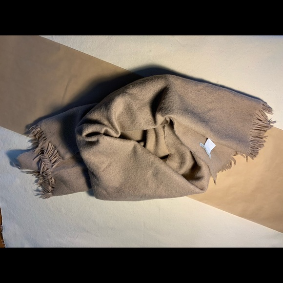 Oak & Fort Scarf - Picture 1 of 5